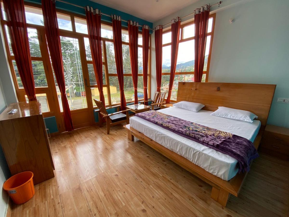 Hotel Mansarovar Inn Munsyari Exteriör bild